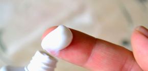 Il dentifricio aiuta a sbarazzarsi dell'acne?