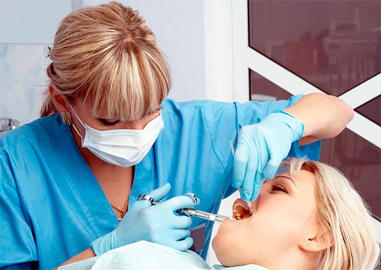Oggi, l'anestesia viene spesso utilizzata nel trattamento dentale, il che rende l'intera procedura quasi completamente indolore.