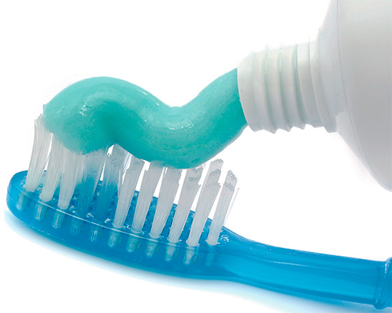 L'uso di dentifrici con fluoro attivo può aumentare la resistenza dello smalto all'azione di fattori cariogeni.