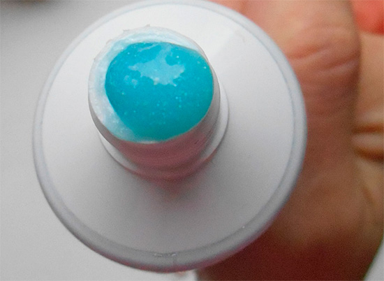 Per prevenire la carie oggi, i dentifrici al fluoro sono ampiamente utilizzati (e funzionano davvero).