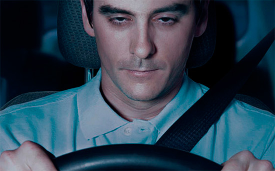 Dopo aver assunto Ketorol, può verificarsi sonnolenza, quindi non si deve guidare un'auto.
