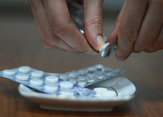 A principal desvantagem da droga são os efeitos colaterais perigosos, razão pela qual é proibida em muitos países do mundo.
