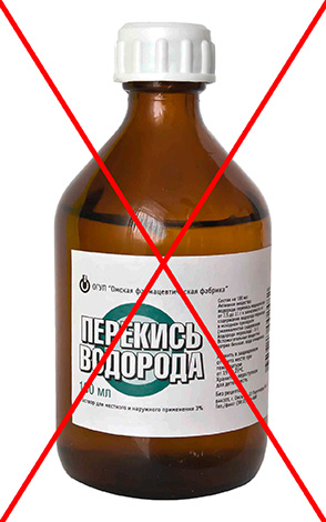 Com alveolite, não é recomendado enxaguar a boca com água oxigenada e refrigerante.
