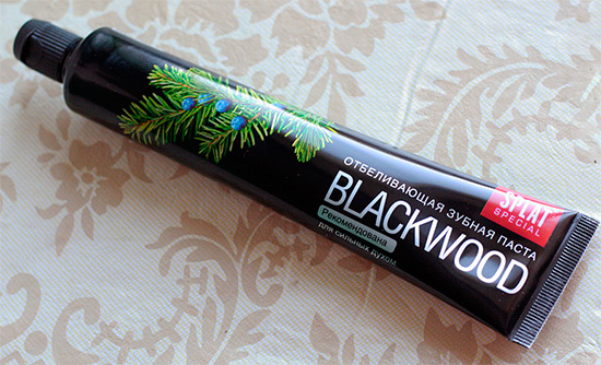 Creme dental branqueador Splat Ebony (Blackwood) - com carvão ativado.