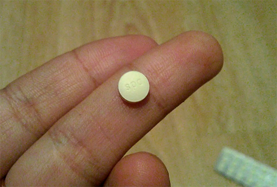 Se você provar o tablet, poderá sentir que a língua está dormente ...