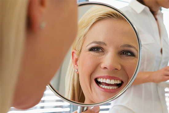 Hoje existem muitos tipos (métodos) de clareamento dental, os principais dos quais consideraremos mais adiante ...