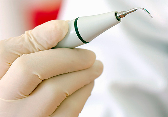 Tal dispositivo é usado para clareamento ultra-sônico de dentes.
