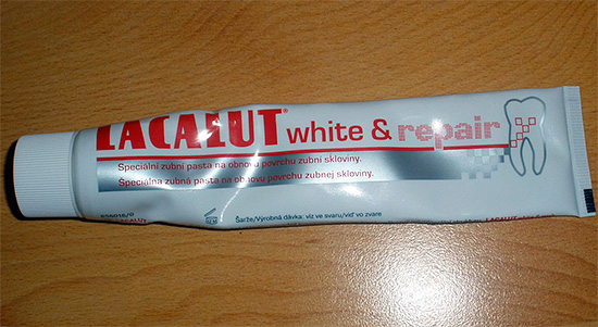 O Lacalut White & Repair, além do efeito clareador, também proporciona a saturação do esmalte dentário com componentes minerais.