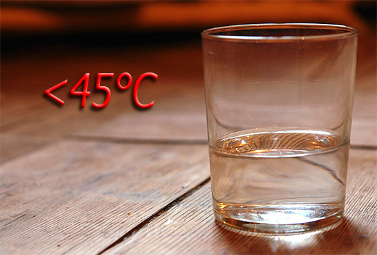 A temperatura da solução usada para enxaguar a boca não deve exceder 45 graus Celsius.