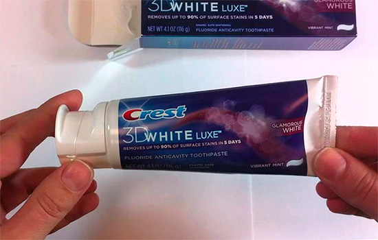 Creme dental Crest 3D White Luxe branco glamouroso