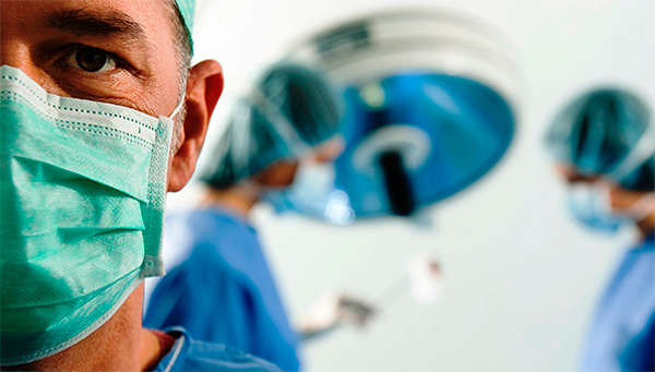 Talvez a causa mais comum de problemas após implantes dentários sejam erros médicos.