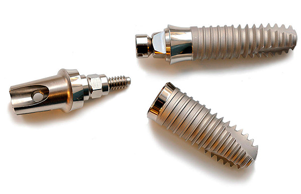 Os implantes disponíveis no mercado podem variar significativamente em qualidade, o que às vezes afeta significativamente sua vida útil.