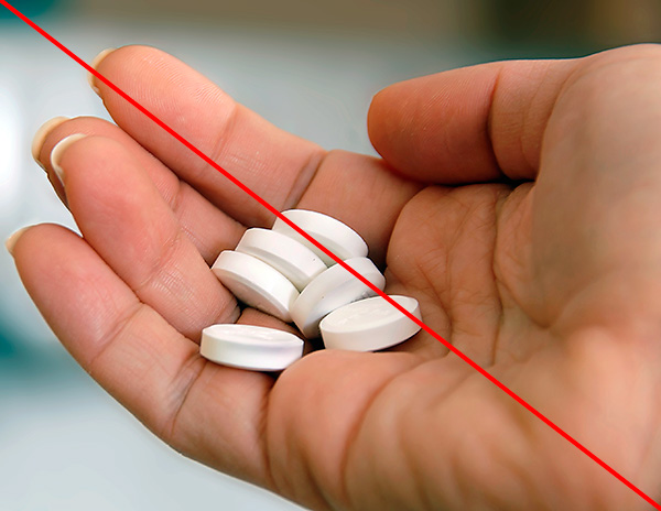 Se una o due compresse non hanno aiutato ad alleviare il mal di denti acuto, non ingerire le porzioni successive del farmaco - questo farà più male che bene.