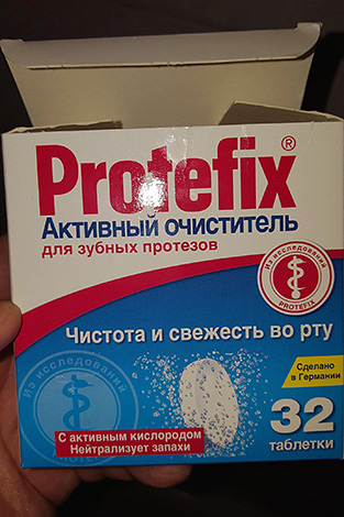 Protefix limpador de dentaduras ativo em comprimidos.